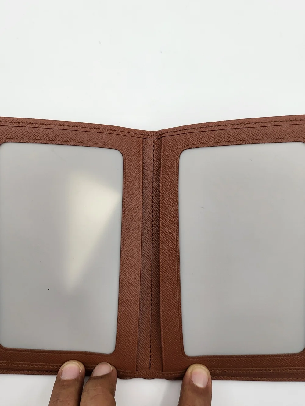 LOUIS VUITTON Monogram Canvas Passport Cover.Authentic..